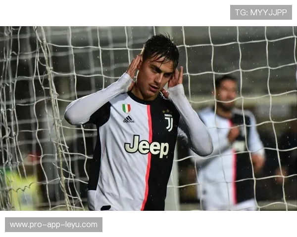 迪巴拉连续助攻,意甲中场核心表现抢眼,迪巴拉踢足球视频 迪巴拉连续助攻,意甲中场核心表现抢眼,迪巴拉踢足球视频